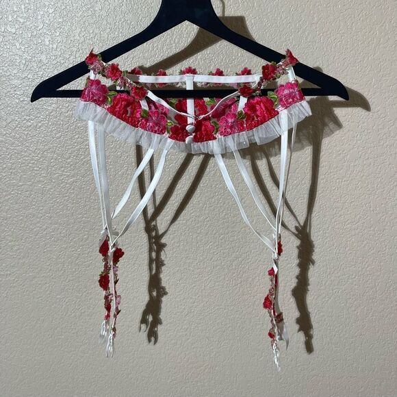 For Love And Lemons Floral Embroidered Garter Belt - Red and White - Picture 2 of 4